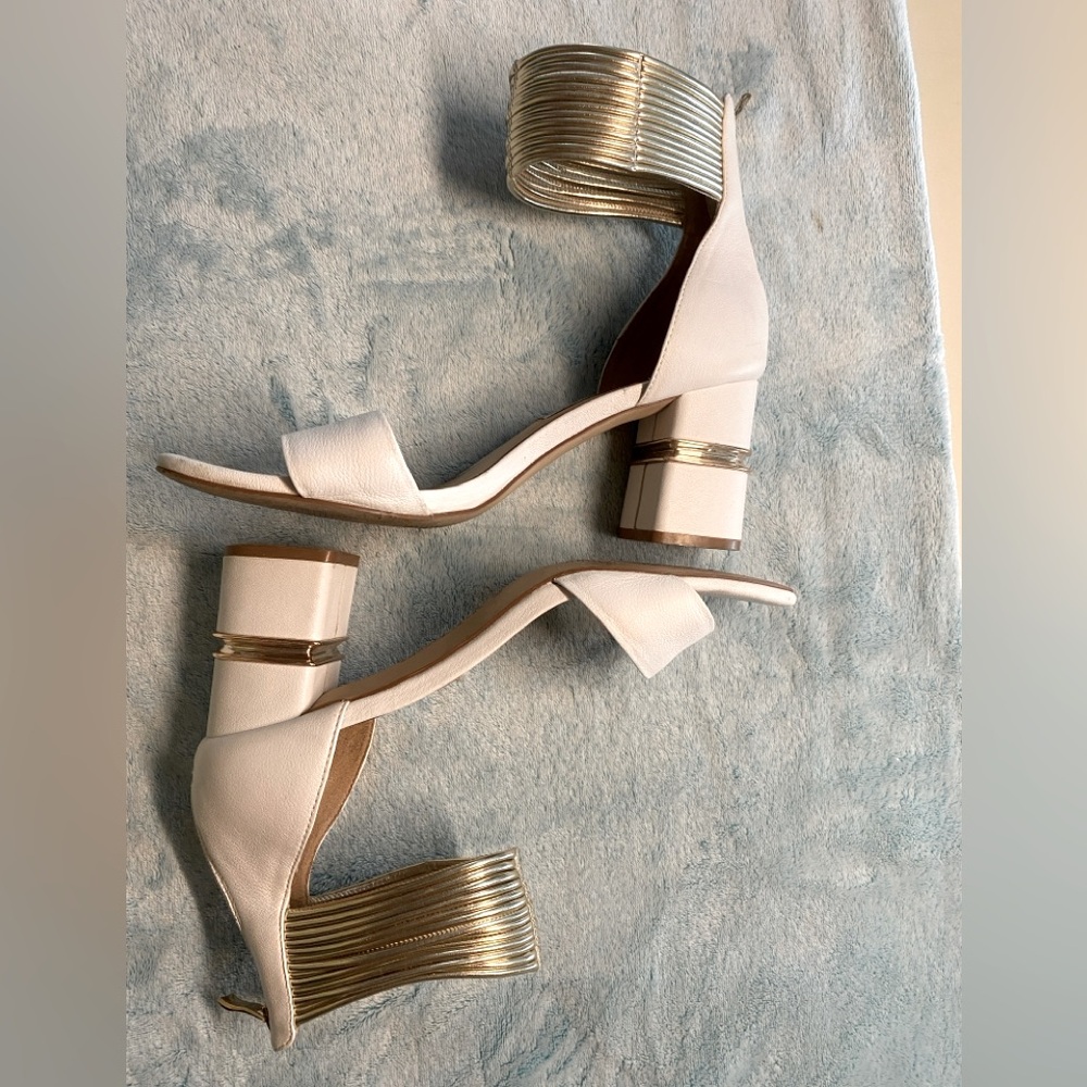 Emanuelle Vee Sandals White / Gold Sz EU 39